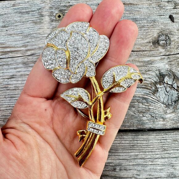 Vintage Nolan Miller Large Rose Brooch Glamour Collection Gold Flashy Rhinestone - Picture 1 of 2